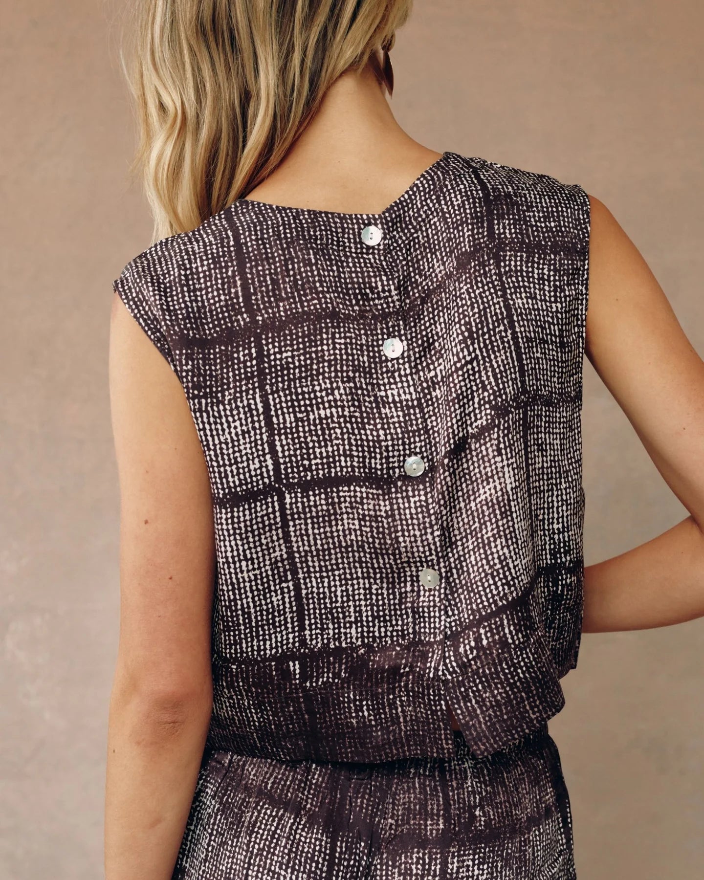 Asilah Textured top
