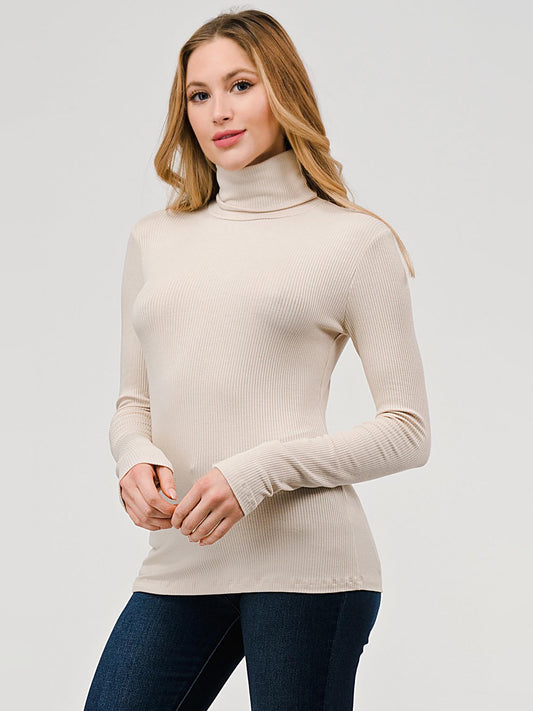 Topi Beige turtlneck